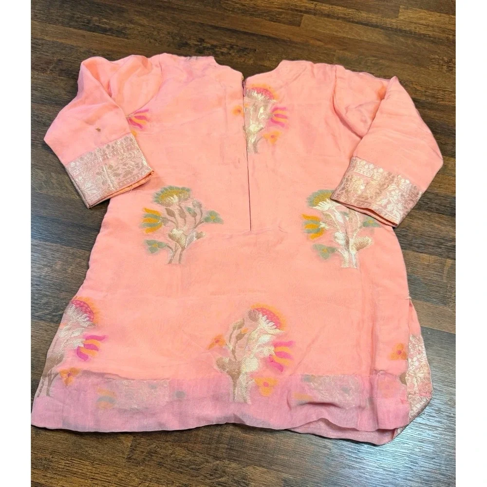 Festive kurta with metallic zari floral motif.  Size 12/18 months.